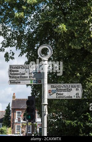 Poste de vélo Mile sur Ham Common, Surrey Banque D'Images