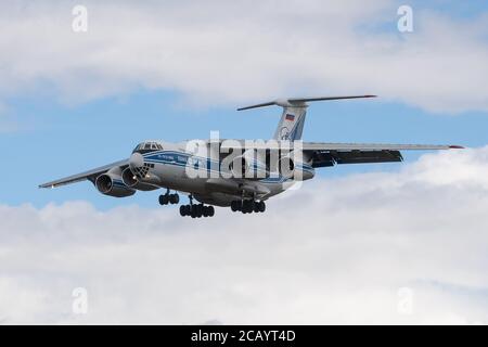 Une vue générale de Volga-Dnepr Airlines Ilyushin il-76TD-90VD RA-76511 sur son approche finale à l'aéroport East Midlands. Dimanche 26 juillet 2020. (Crédit : Jon Hobley | MI News) Banque D'Images