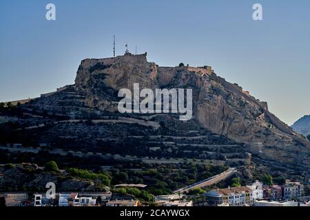 Vue sur le toit de la vieille ville d'Alicante, colline du château Espagne, Europe, juillet 2020 Banque D'Images