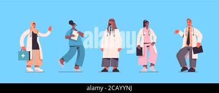 mettez les médecins masculins féminins en uniforme mix race medical workers collection healthcare medicine concept horizontal pleine longueur vecteur illustration Illustration de Vecteur