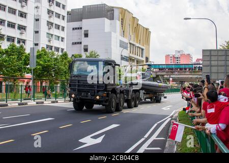 Singapour 9 août 2020 : défilé de la Journée nationale (NDP) 2020 colonne mobile à Choa ChuKang Banque D'Images