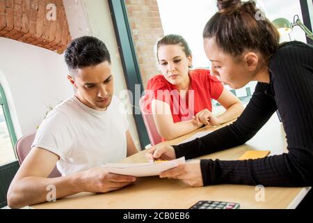 Wittenberge, Allemagne. 25 juin 2020. Sur le sujet service rapport par Inga Dreyer du 10 août 2020: La première étape vers la co-détermination: Un comité d'élection se compose habituellement de trois employés et réalise l'élection du comité d'entreprise. Credit: Christin Klose/dpa-tmn/dpa/Alay Live News Banque D'Images