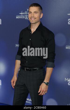 LOS ANGELES - JUL 26: Eric Winter à la Hallmark été 2019 TCA partie à la résidence privée le 26 juillet 2019 à Beverly Hills, CA Banque D'Images