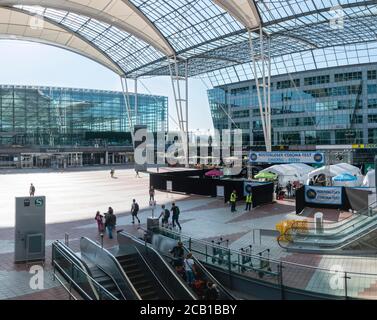 Test gratuit de corona à l'aéroport de Munich, test de détection du coronavirus, pandémie COVID-19, Munich, Bavière, Allemagne Banque D'Images