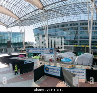 Test gratuit de corona à l'aéroport de Munich, test de détection du coronavirus, pandémie COVID-19, Munich, Bavière, Allemagne Banque D'Images