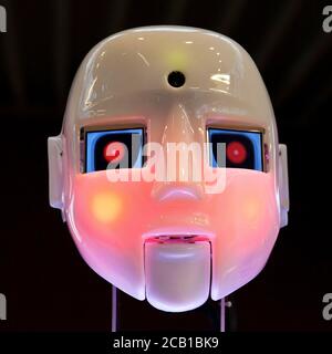 Le robot humanoïde RoboThespian est honte, Working World Exhibition DASA, Dortmund, Ruhr Area, Rhénanie-du-Nord-Westphalie, Allemagne Banque D'Images