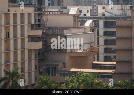 Mumbai, Maharashtra, Inde - Mars 2020 : l'architecture moderne d'un immeuble résidentiel dans la banlieue de Mumbai. Banque D'Images
