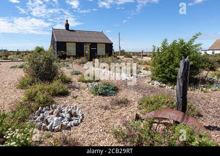 Prospect Cottage and Garden, Dungeness, domicile du regretté Derek Jarman artiste et réalisateur, Kent, Angleterre, Royaume-Uni, GB Banque D'Images