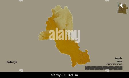 Forme de Malanje, province d'Angola, avec sa capitale isolée sur fond solide. Échelle de distance, aperçu de la région et libellés. Carte topographique de relief Banque D'Images