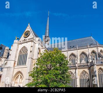 Détail de l'église Saint-Pierre de style gothique bravantine dans la vieille ville de Louvain, Belgique Banque D'Images