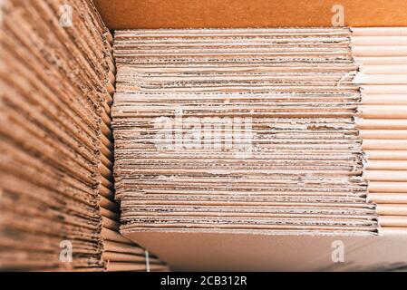 Détail macro des feuilles de carton ondulé. Banque D'Images