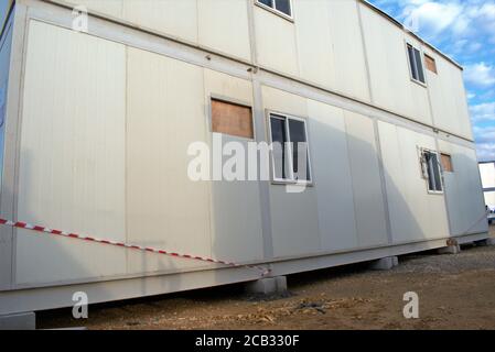 cabine. ble maison et cabines de bureau. Camp de travail. Cabine. Petites maisons temporaires : Muscat, Oman - 16-08-2020 Banque D'Images