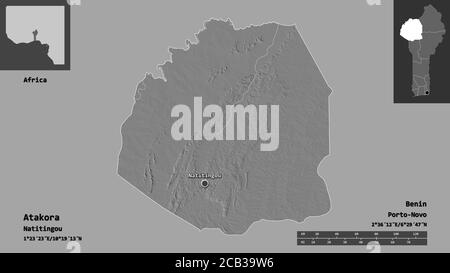 Forme d'Atakora, département du Bénin, et sa capitale. Echelle de distance, aperçus et étiquettes. Carte d'élévation à deux niveaux. Rendu 3D Banque D'Images