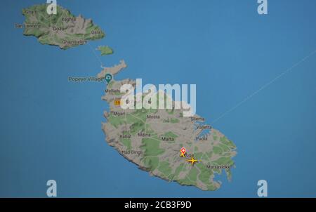 Trafic aérien au-dessus de l'île de Malte (10 août 2020, UTC 09.52) sur Internet avec le site de Flightracar 24, pendant la pandémie du coronavirus Banque D'Images