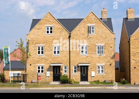 Persimmon de nouvelles maisons de construction dans le nouveau développement immobilier de Stortford Fields.Bishop's Stortford, Hertfordshire.Angleterre.ROYAUME-UNI. Banque D'Images