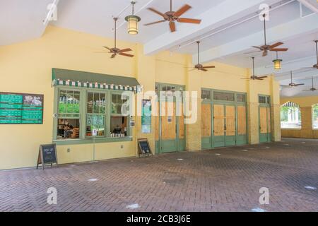 La Nouvelle-Orléans, Louisiana/USA - 8/4/2020: Café du monde dans City Park ouvert pour Takeout seulement pendant la pandémie du virus Corona Banque D'Images