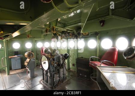 Wilmington, Caroline du Nord États-Unis - février 11 2020 le pont du cuirassé USS North Carolina de Сaptain, actuellement amarré le long de la rivière Cape Fear à Wilmington, Caroline du Nord. Banque D'Images