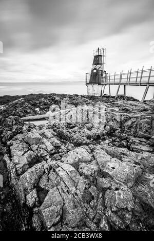 Phare de Portishead point à Portishead sur des rochers à côté de la rivière Severn Banque D'Images