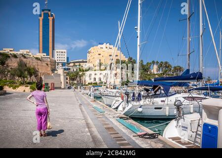 Port de plaisance de St Julian et Hilton (Malte) Banque D'Images