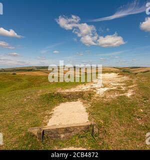 Vue sur le nord et le périphérique de Chanctonbury depuis le périphérique Cissbury dans le parc national de South Downs, West Sussex, sud de l'Angleterre, Royaume-Uni. Banque D'Images