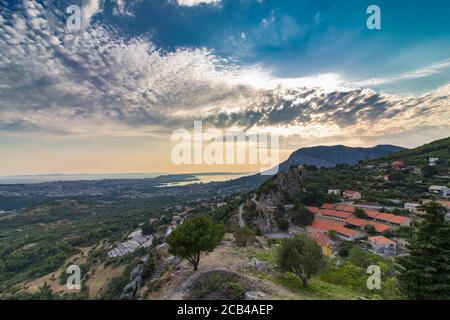 Vue sur Split depuis la forteresse Klis, Croatie Banque D'Images