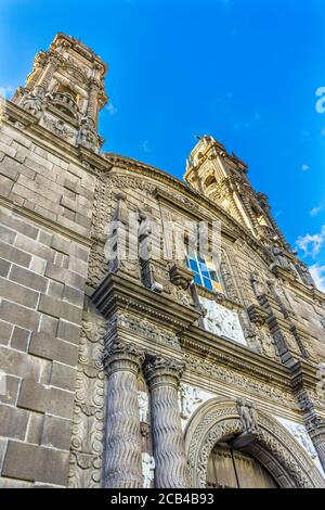 Tours Église San Cristobal Templo de San Cristobal Puebla historique du Mexique. Construit en 1600 à 1700 Banque D'Images
