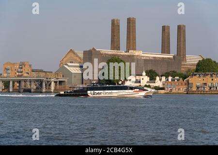 Uber Boat by Thames Clippers en service sur la rivière tamise Banque D'Images