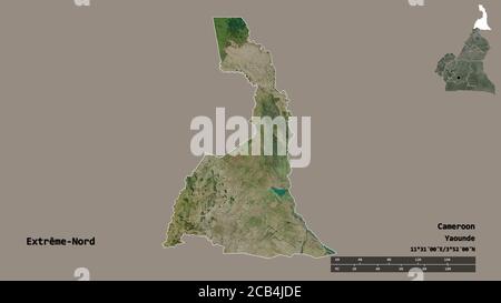 Forme de l'Extrême-Nord, région du Cameroun, avec sa capitale isolée sur fond solide. Échelle de distance, aperçu de la région et libellés. Imagerie satellite Banque D'Images