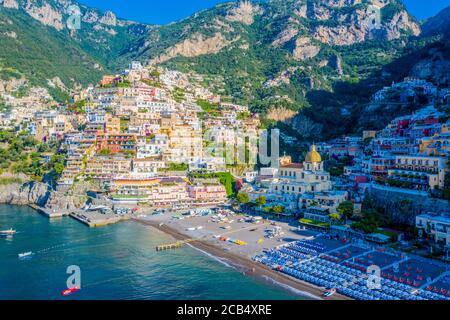 Vue aérienne de Positano sur la côte italienne d'Amalfi Banque D'Images