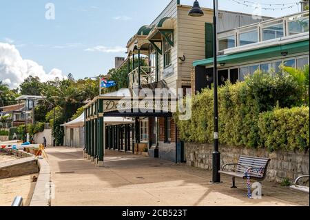 Le restaurant de fruits de mer Doyles à Watsons Bay lors d'un automne ensoleillé après-midi Banque D'Images