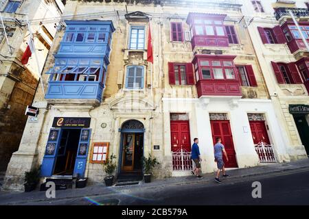 Beaux bâtiments maltais à Birgu, Malte. Banque D'Images