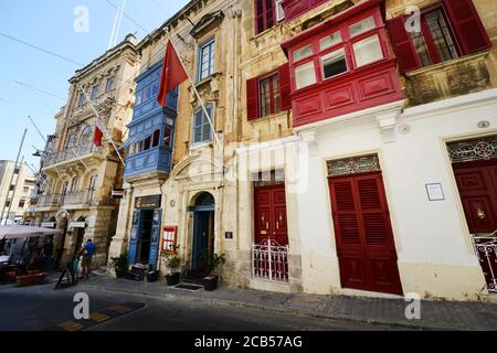 Beaux bâtiments maltais à Birgu, Malte. Banque D'Images