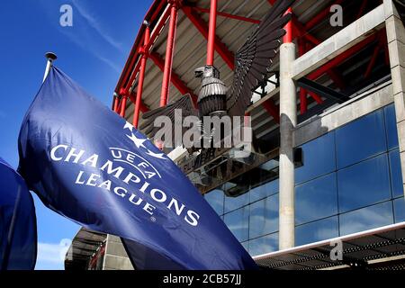 Lisbonne. 10 août 2020. La photo prise le 10 août 2020 montre la vue générale du stade Luz à Lisbonne, au Portugal, deux jours avant le début des quarts de finale de la Ligue des champions de l'UEFA. Crédit: Pedro Fiuza/Xinhua/Alay Live News Banque D'Images