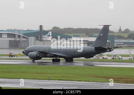 59-1463, un Boeing KC-135R Stratotanker exploité par la United States Air Force (155e ARW, Nebraska ANG), à un aéroport international humide de Prestwick. Banque D'Images