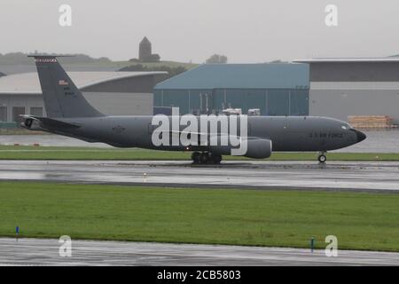 59-1463, un Boeing KC-135R Stratotanker exploité par la United States Air Force (155e ARW, Nebraska ANG), à un aéroport international humide de Prestwick. Banque D'Images