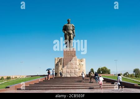 Shakhrisabz, Ouzbékistan - Statue d'Amir Timur à Shakhrisabz, Ouzbékistan. Amir Timur (1370 - 1405) est le fondateur de l'Empire timurien. Banque D'Images