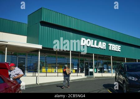 Un magasin Dollar Tree à Tigard, Oregon, vu le lundi 10 août 2020. Dollar Tree Stores, Inc. Est une chaîne américaine de magasins de variétés à prix réduit. Banque D'Images