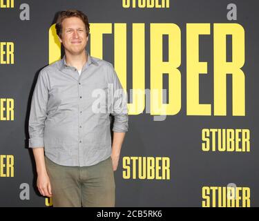 LOS ANGELES - JUL 10: Pete Holmes à la première 'Stuberon' à la Regal LA Live le 10 juillet 2019 à Los Angeles, CA Banque D'Images