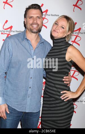 LOS ANGELES - 17 JANVIER : Joshua Morrow, Sharon case at the Young and the Restless célèbre 30 ans au numéro 1 de la ville de télévision CBS le 17 janvier 2019 à Los Angeles, CA Banque D'Images