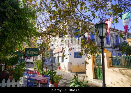 Paysage urbain de Poros une petite paire d'îles grecques dans la partie sud du golfe Saronique, Grèce Banque D'Images