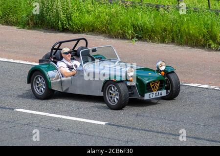 2000 Caterham Seven 1.8 Superlight; véhicules de circulation routière, voitures conduisant des véhicules sur les routes britanniques, moteurs, motorisation sur le réseau d'autoroute M6. Banque D'Images