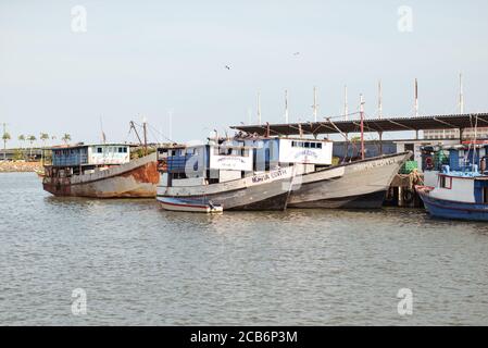 Panama City / Panama - 25 mars 2016 : bateau de pêche dans le port de Panama City Banque D'Images