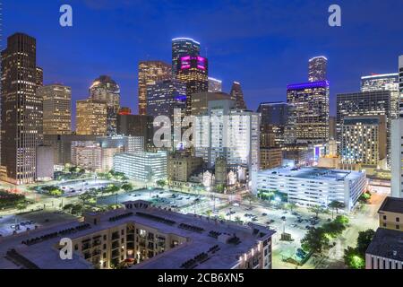 Houston, Texas, États-Unis centre-ville paysage urbain au crépuscule dans le quartier financier. Banque D'Images