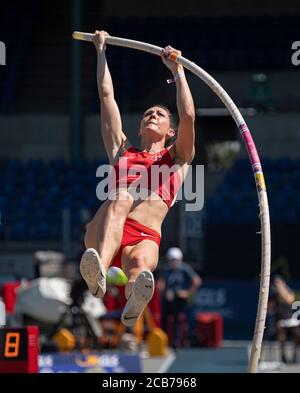 Brunswick, Allemagne. 08 août 2020. Katharina BAUER (TSV Bayer 04 Leverkusen) action, voûte féminine, sur 08.08.2020 championnats d'athlétisme allemands 2020, à partir de 08.08. - 09.08.2020 à Braunschweig/Allemagne. Â | utilisation dans le monde crédit: dpa/Alay Live News Banque D'Images