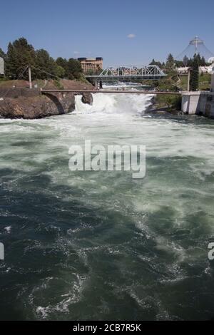 Cascades de Spokane River, Spokane WA Banque D'Images