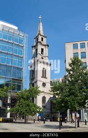 La tour de l'église baroque de St Vedast-alias-Foster dans la ville de Londres, Royaume-Uni Banque D'Images