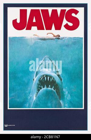 JAWS Vintage affiche de film JAWS (1975) récipiendaire d'un prix de l'Académie nomination pour la meilleure image et vainqueur d'Oscars pour le montage de film (Verna Fields) et la partition de musique (John Williams). Avec Robert Shaw, Roy Scheider Martin Brody, Richard Dreyfuss, Lorraine Gary, Murray Hamilton, le directeur Steven Spielberg, le scénario Peter Benchley et Carl Gottlieb Banque D'Images