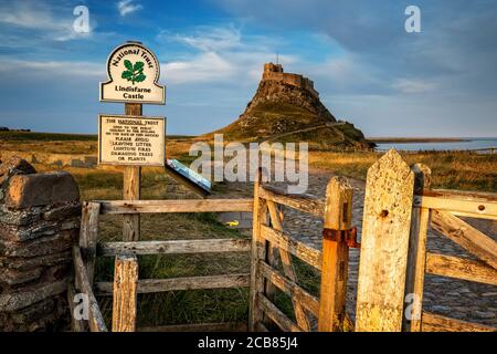 Earl Evening au château de Lindisfarne Banque D'Images