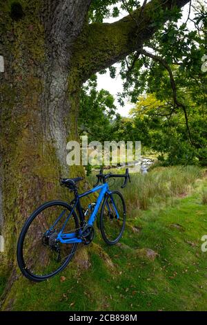 Orbea gain M30 vélo électrique sur route dans le creux de Bowland, Lancashire. Banque D'Images