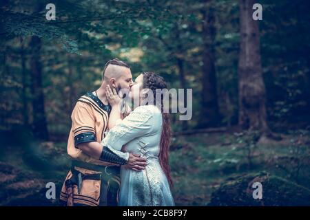 mariage viking, tournage en couple, mariage celtique, cérémonie non traditionnelle, la meilleure photo Banque D'Images